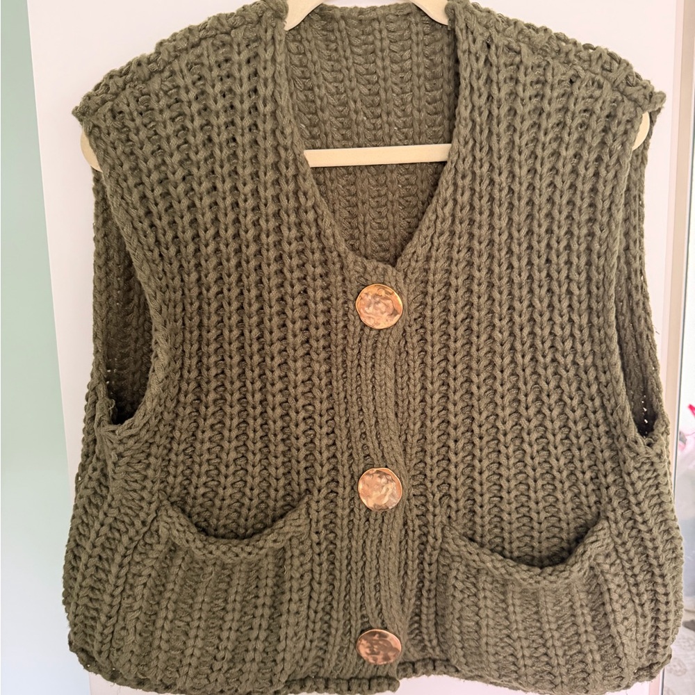 Chunky Olive Green Knit Vest- Semi Cropped